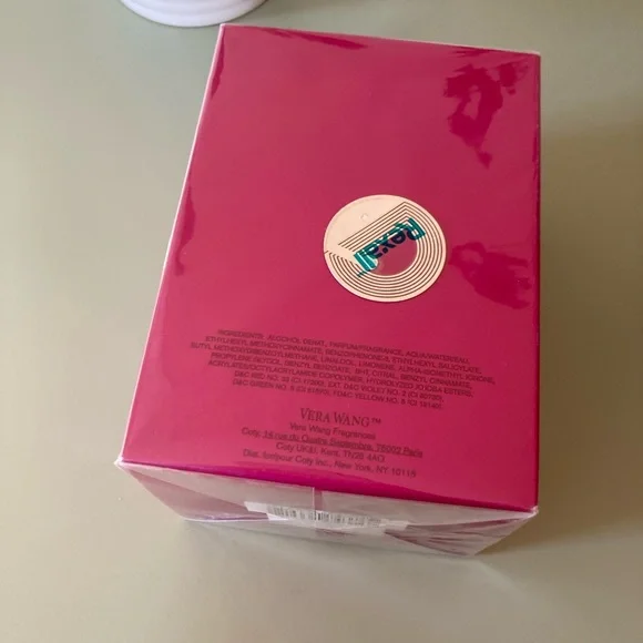 Love Struck Eau De Perfume by Vera Wang NEW - Picture 3 of 4